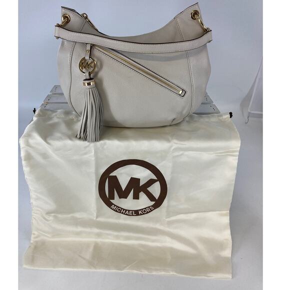 MICHAEL KORS, MEDIUM IVORY PEBBLED LEATHER SHOULDER BAG - Picture 1 of 16